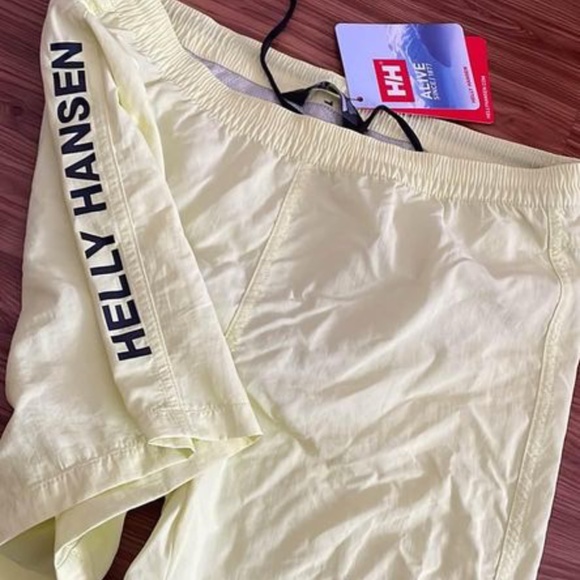 BRAND NEW youth boy Helly Hansen jr volley shorts size 16 (sunny lime) - Picture 2 of 5
